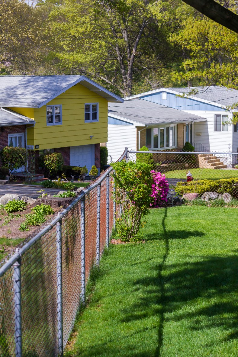 A view to College Avenue from Woodside Lane. May 12, 2014.